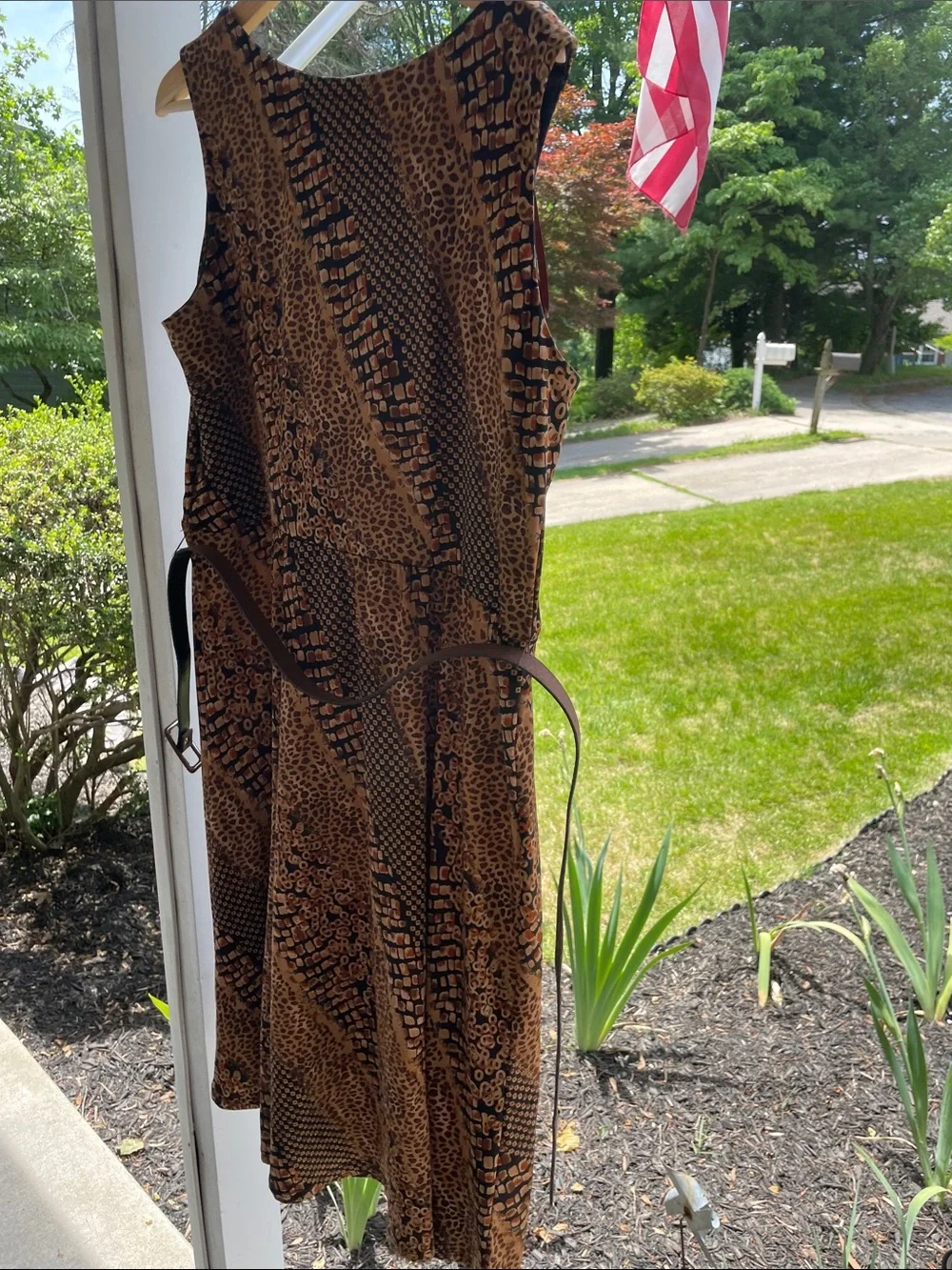 Flattering Chelsea Suite Brown Leopard-Print Midi Dress with Waist Tie belt - Picture 9 of 12